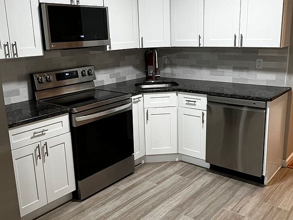 2nd image of 130 Morris Ave APT 10