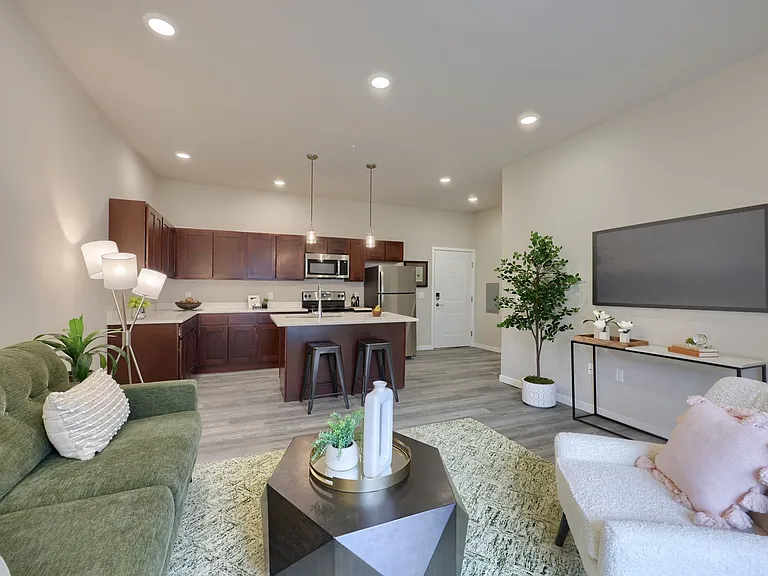 Northside Village Apartments — Photo 40