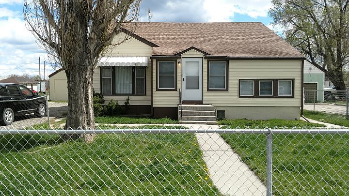 1st image of 209 1/2 Orchard Ln