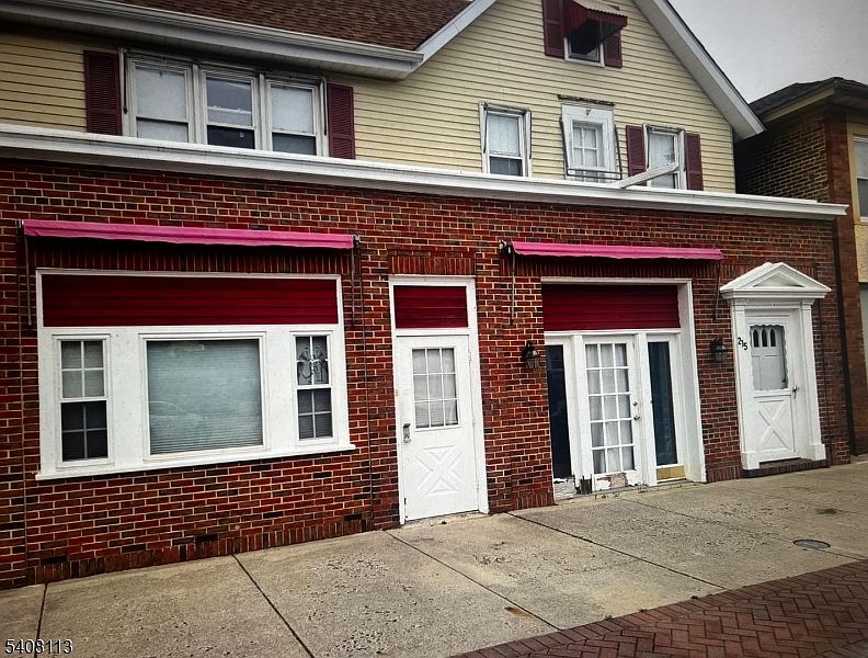 1st image of 215 Philadelphia Ave