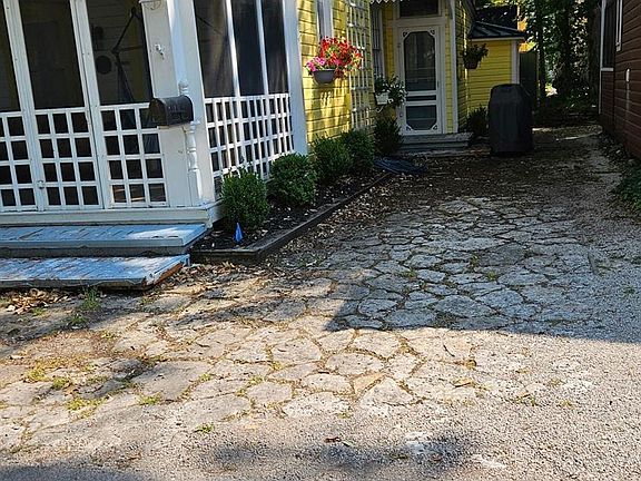 2nd image of 317 Lynn Ave