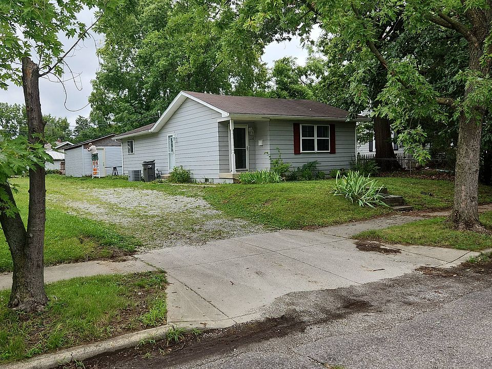 1st image of 1220 E Edwards Ave