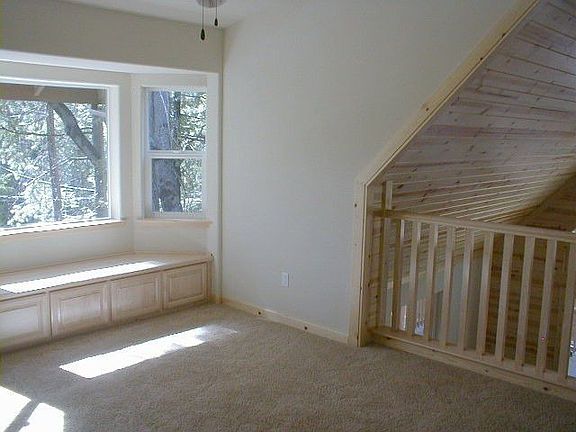 4th image of 1028 Shoshone Dr