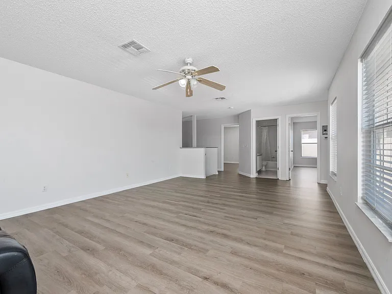 746 Lockbreeze Dr — Photo 14