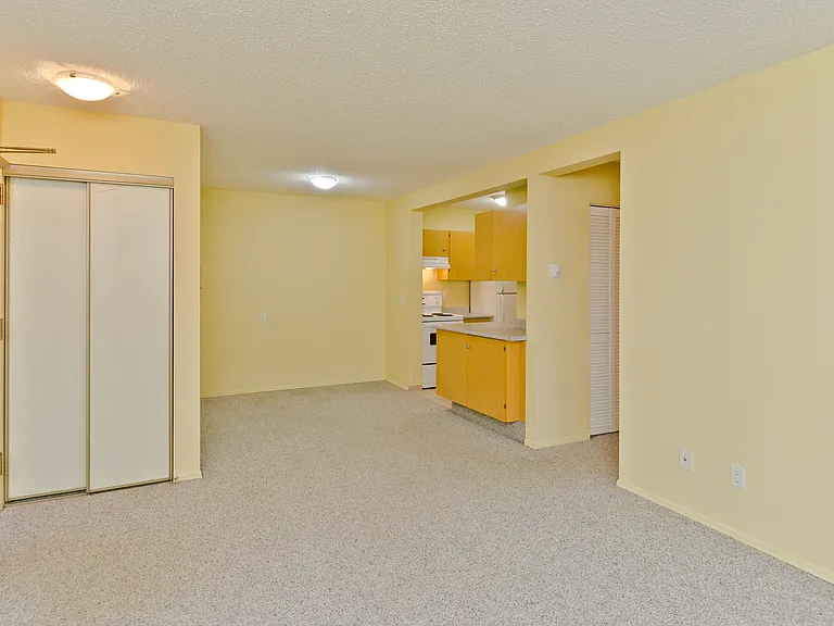 7301 4a St SW — Photo 23
