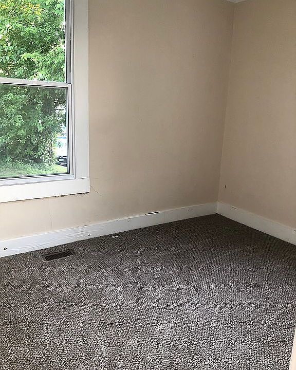 Smaller Bedroom
