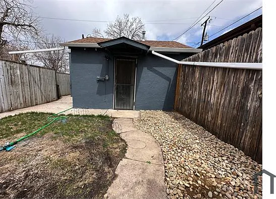 1429 1/2 W Dakota Ave — Photo 1