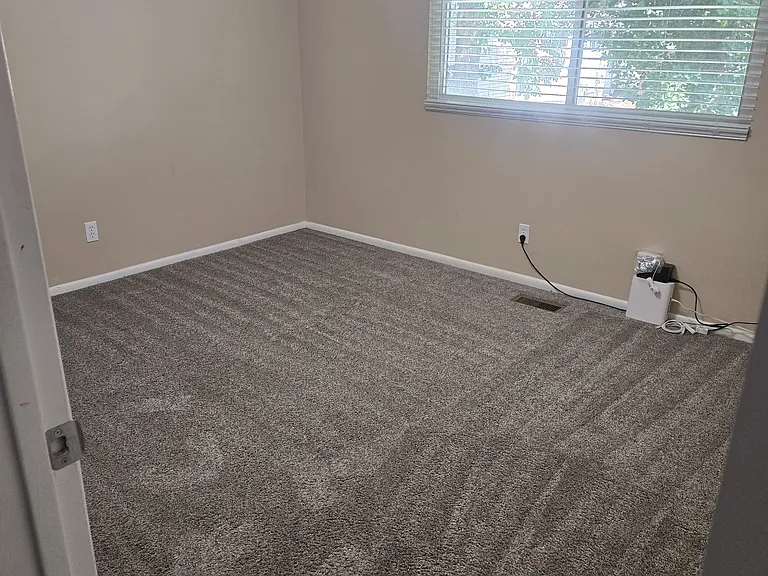 667 E Family Cir — Photo 17
