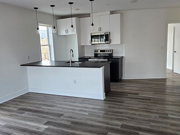 4th image of 1652-54 N 4th St #104