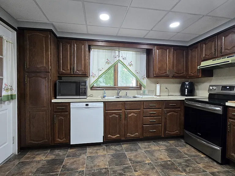 248 W Hazard St — Photo 7