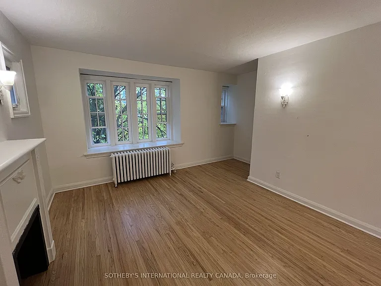 126 Braemar Ave #UPPER — Photo 9