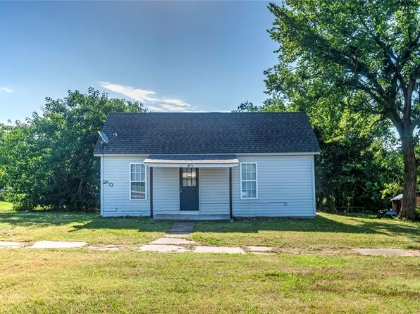 820 S Bennett Blvd, Chandler, OK 74834