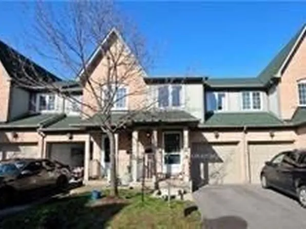 2945 Thomas St #109, Mississauga, ON L5M 6C1