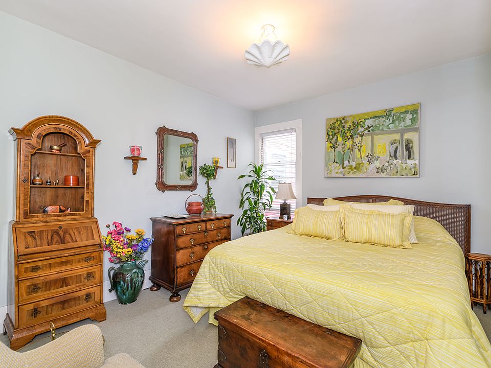 main bedroom with king bed- 12x12