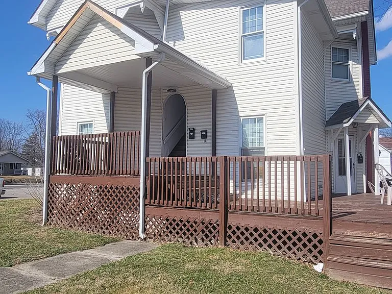 924 W 5th St — Photo 3