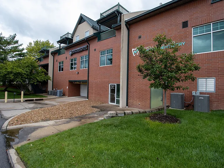 1100 Club Village Dr — Photo 15