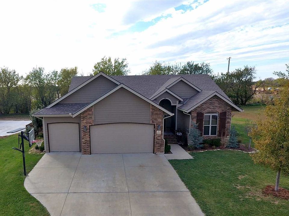 1st image of 8 N Oak Ct