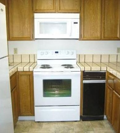 3rd image of 6112 Joaquin Murieta Ave APT B
