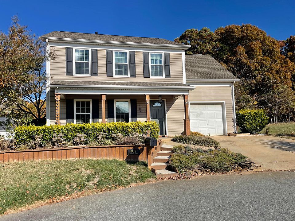 Great curb appeal. Culdesac location.