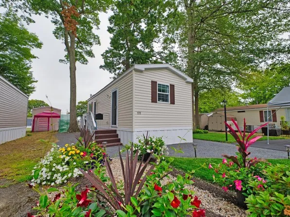 533 Forest Park, Middletown, RI 02842