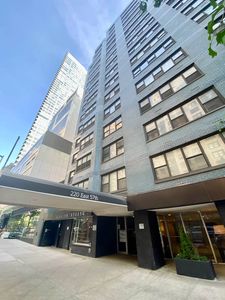 220 E 57th St APT 16C, Manhattan, NY, 10022