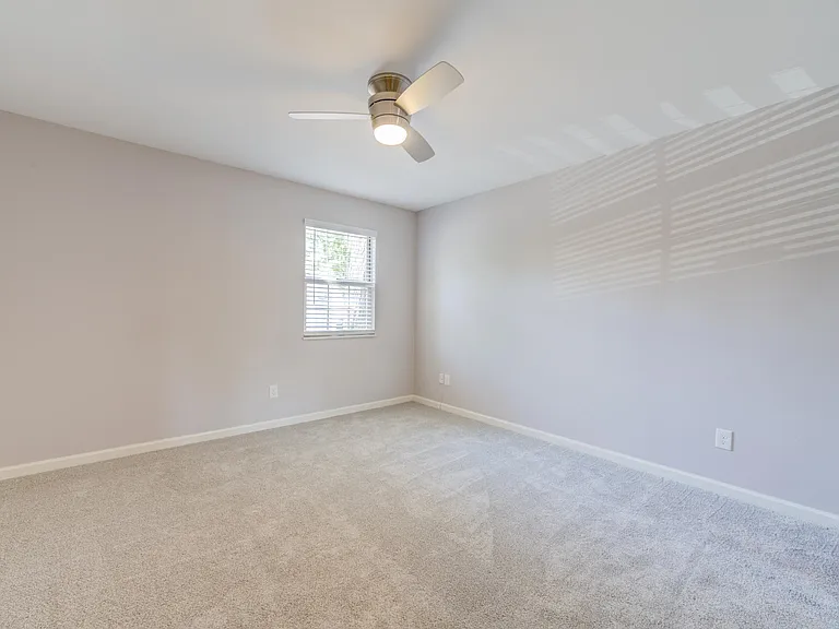 1547 E Swan Cir — Photo 13