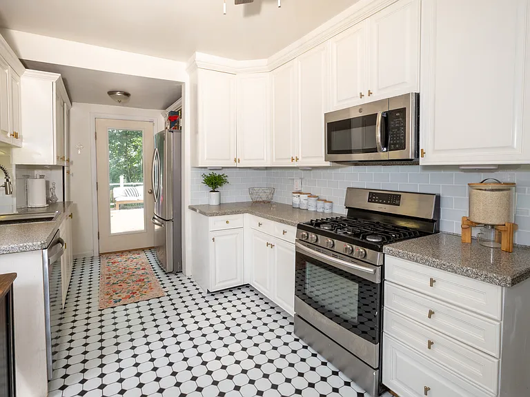 1510 Park Ave — Photo 8