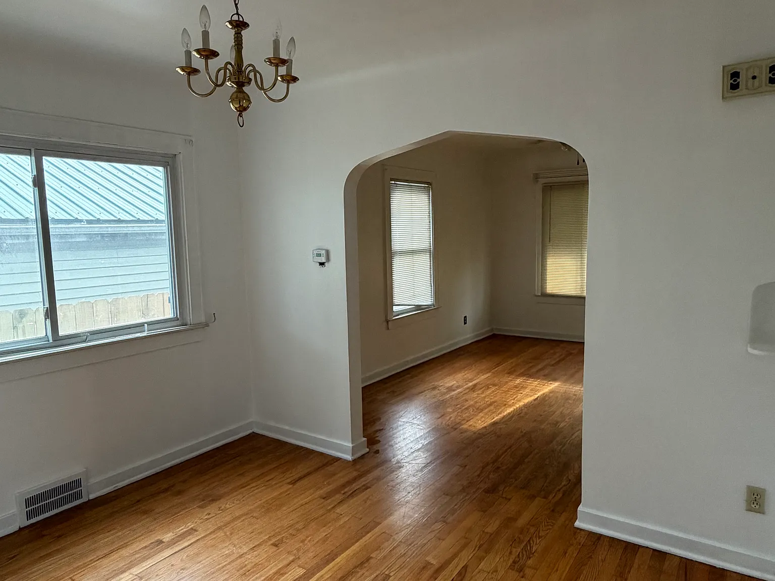 2 bed, 886 sqft, $1,000 — Photo 2
