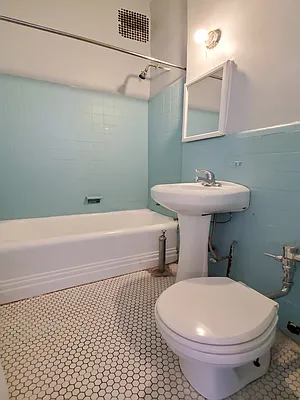 Rented by Rentall Group Inc | media 6