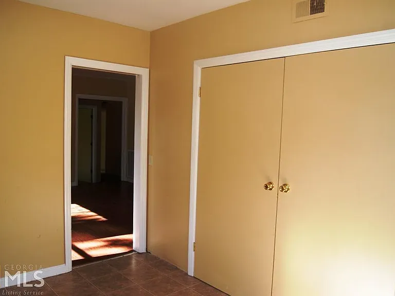 294 Longview Dr — Photo 5