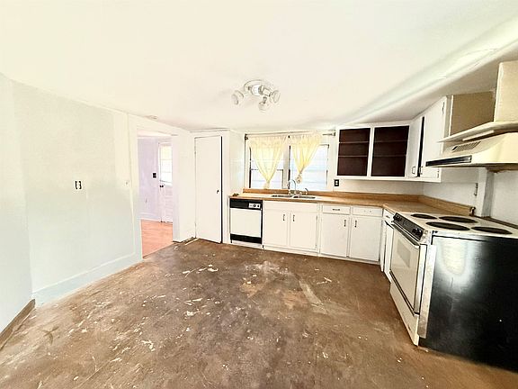 4th image of 1318 Ann St NW