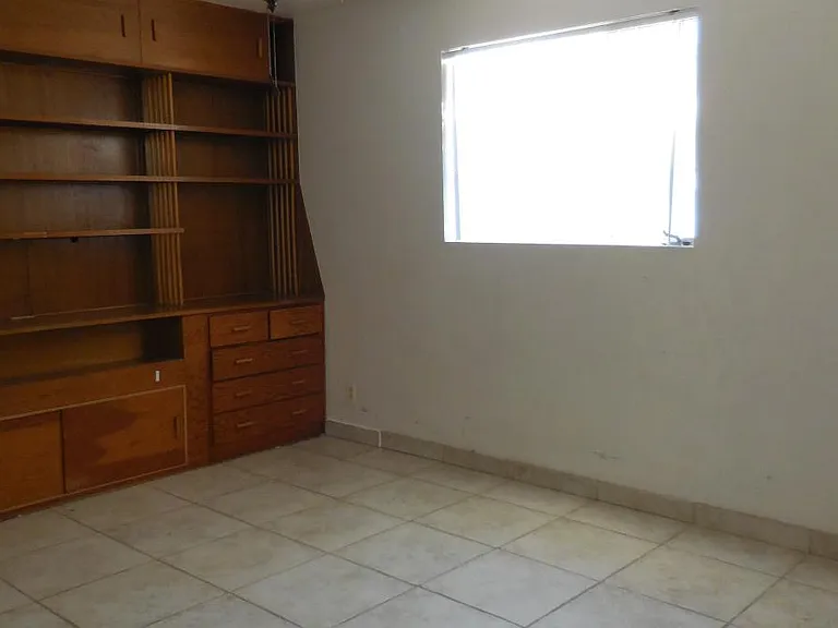 1806 S Hardy Dr — Photo 5