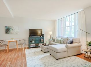 51 Pettee St APT 13, Newton, MA 02464