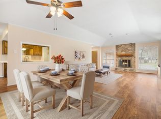 90 Cherokee Ln, Conroe, TX 77304