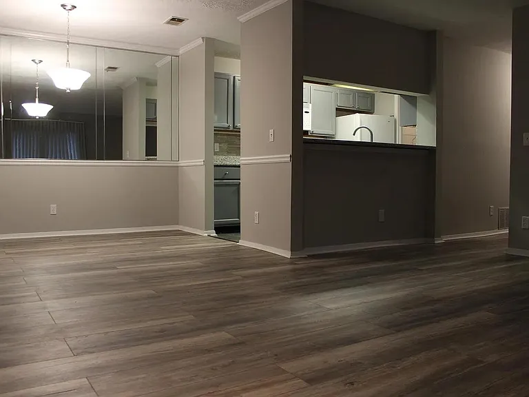 204 Warm Springs Cir — Photo 2