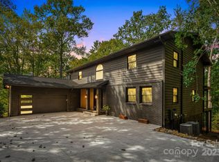 131 Jonadel Ct, Lake Lure, NC 28746