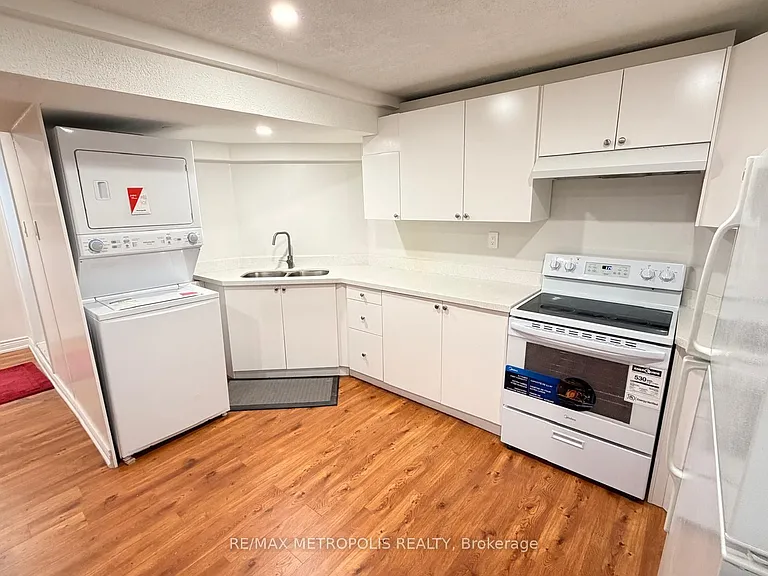 216 Gwendolyn St #BASEMENT — Photo 3