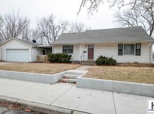 302 S 14th St, Manhattan, KS 66502