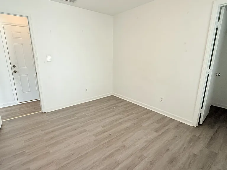 15251 Tyler Mill Dr — Photo 14