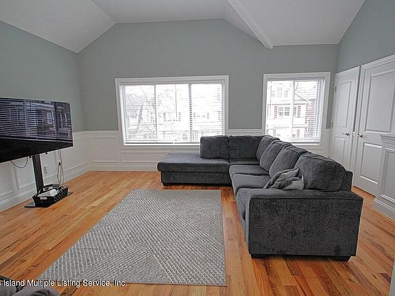 4th image of 596 Metropolitan Ave