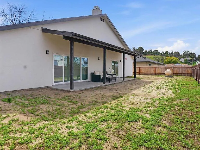 9391 Los Coches Rd — Photo 18
