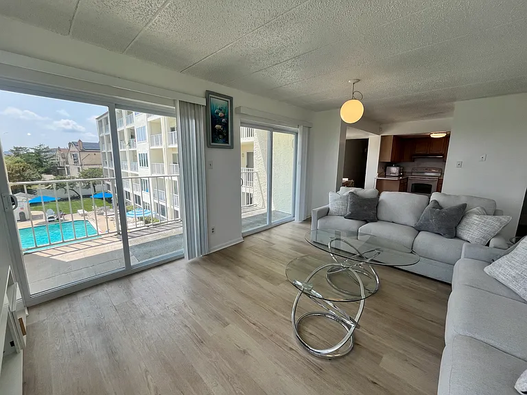 4600 W Brigantine Ave #305 — Photo 6