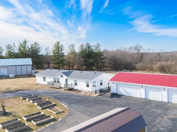 5001 Tunbridge Hill Rd, Clinton, IL 61727