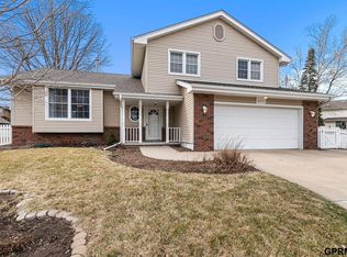 1208 Castana Cir, Papillion, NE 68046