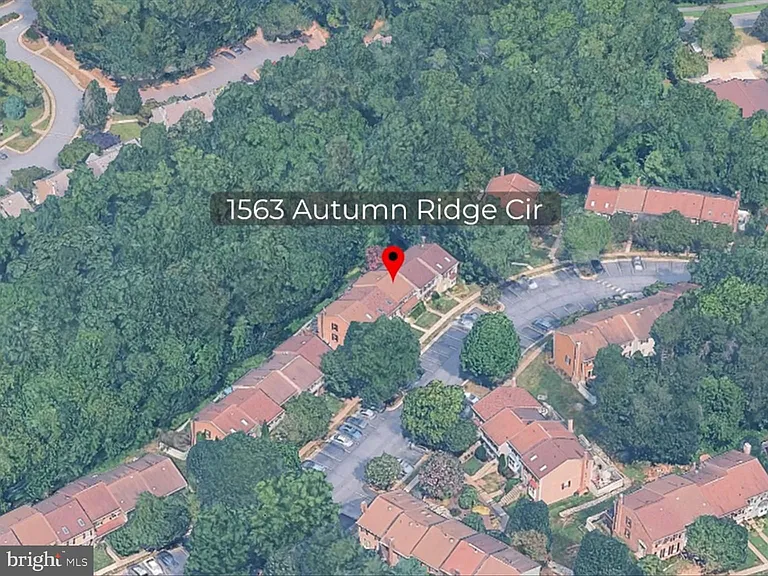1563 Autumn Ridge Cir — Photo 2
