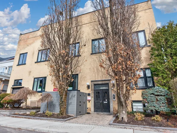 75 Markham St #1, Toronto, ON M6J 2G4