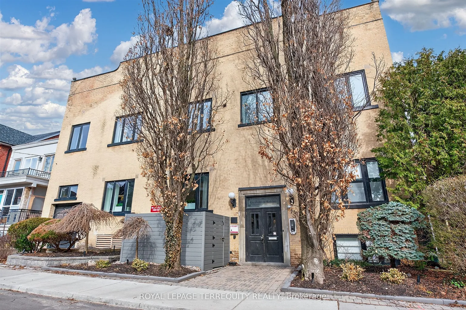 75 Markham St #1 photo 1