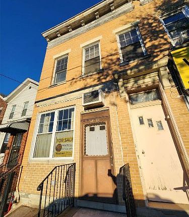 2nd image of 5005 108th St