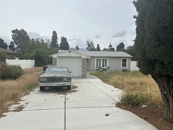 3rd image of 310 Santa Rita Pl