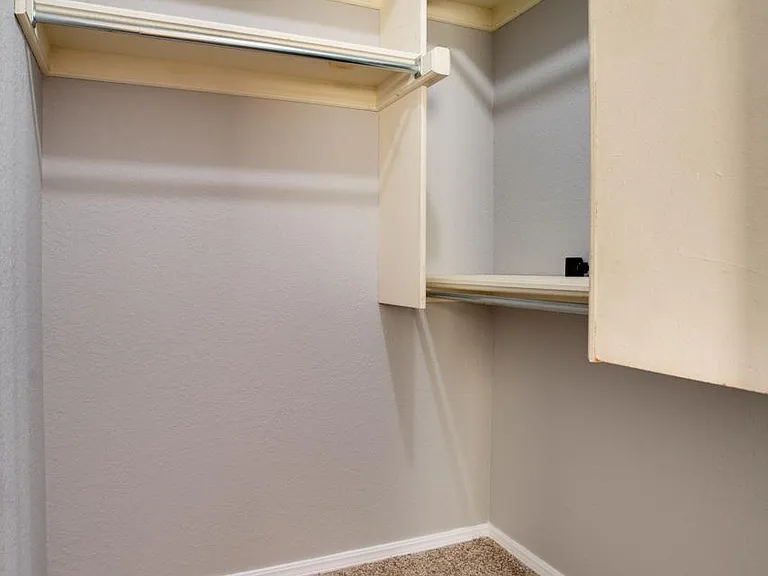 2613 Liberty Ln — Photo 16